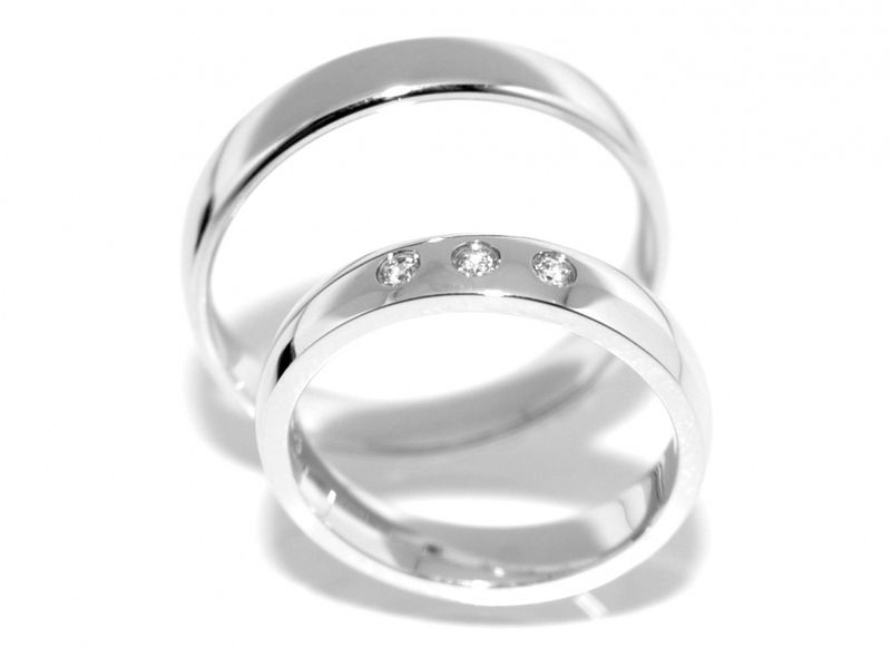 SPESIALPRIS! Gifteringer med diamanter 0.09 