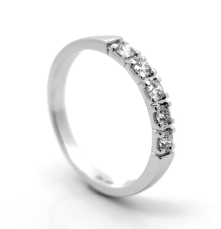 Spesialpris! Alliansering med diamanter 0.15 carat w.si (585)