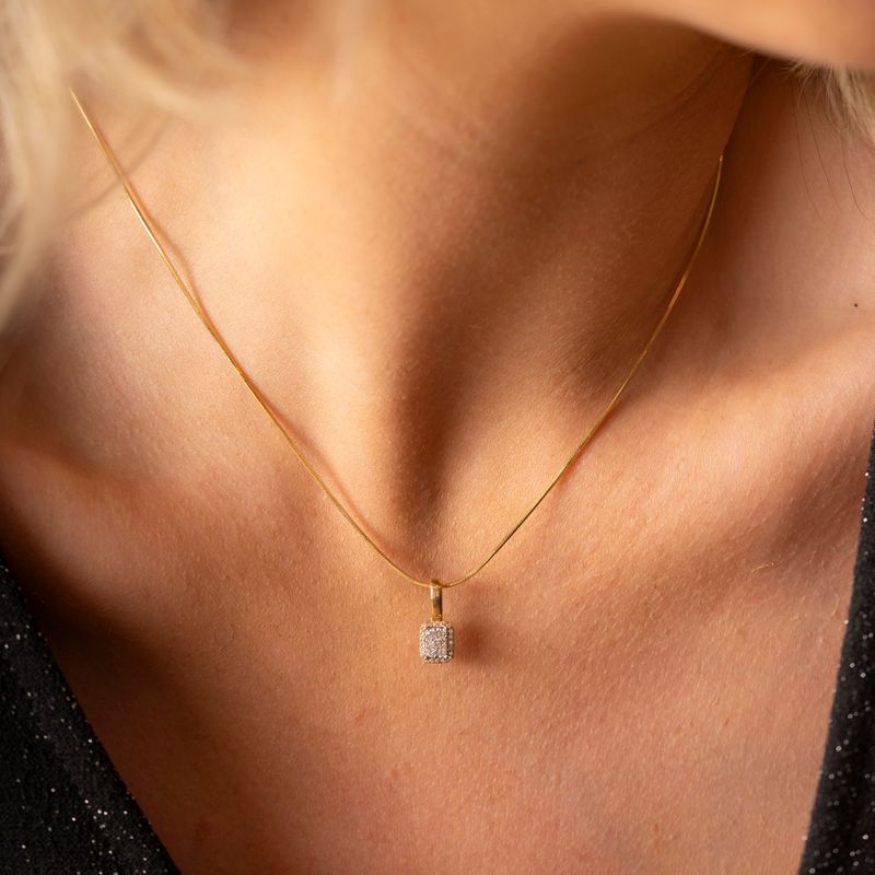 Gullsmykke med diamanter