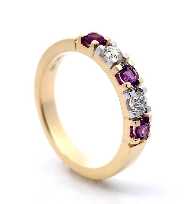 Hovedbilde Gullring med diamanter ...